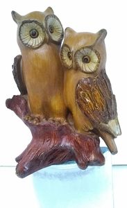 OWL Resin Figurine Statue on Tree Trunk 3D Etchings Brown Tan  8"hx 5"w  Decor
